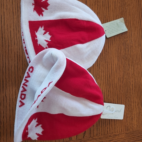2 JACQUARD PREMIUM KNITS CANADA BEANIES 🇨🇦 - Picture 2 of 5
